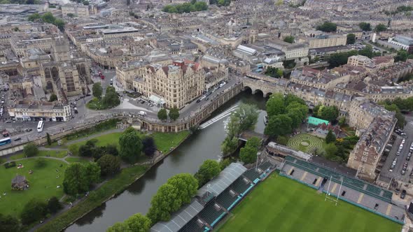 4K Aerial Drone footage taken over the Queen's Platinum Jubilee Weekend. Pulteney Bridge, River Avo