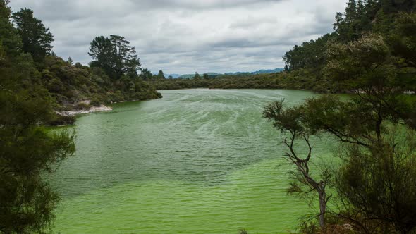 Green Lake in Wai-O-Tapu Park