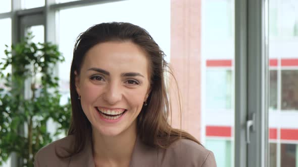 portrait beautiful senior caucasian woman smiling enjoying successful lifestyle 