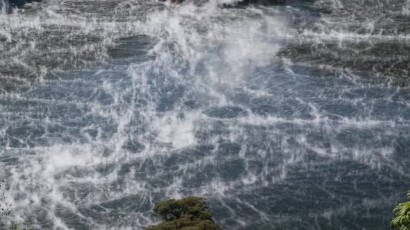 New Zealand hot water lake