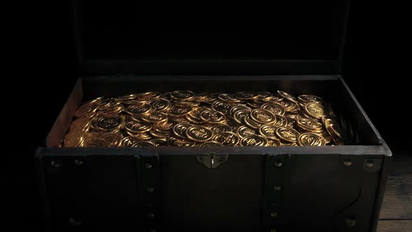 Chest Opens And Closes With Gold Treasure Inside alt