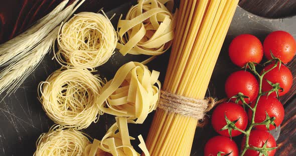 Various Pasta and Tomatoes with Garlic