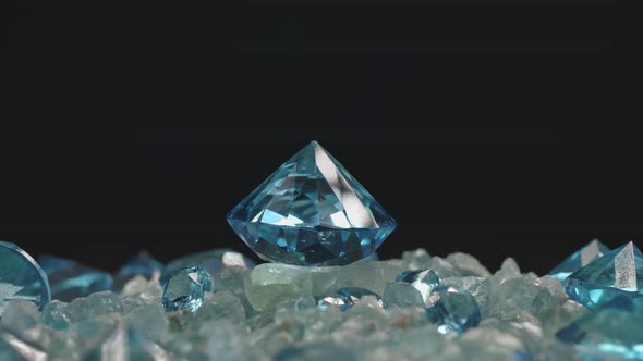 Aquamarine Blue Diamond On The Raw Stone 2