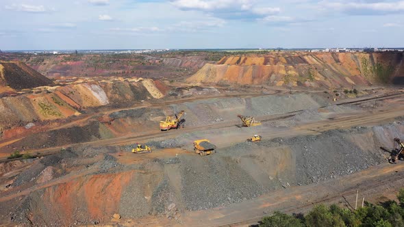 Large Quarry Mining of Iron Ore