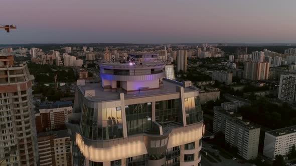 Party on the roof of a skyscraper 31