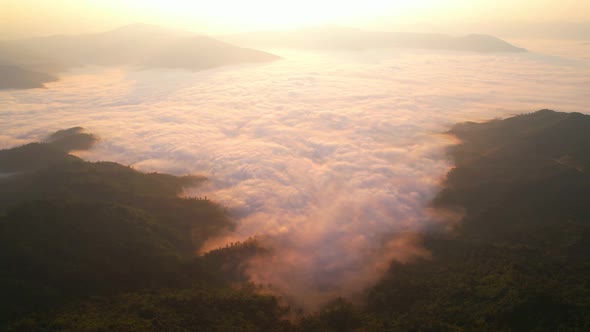 4K Sun is rising above clouds until the horizon