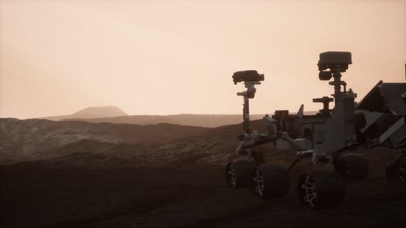 Curiosity Mars Rover Exploring the Surface of Red Planet alt