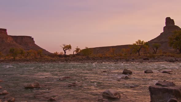 Panning up the Green River during sunset in Utah
