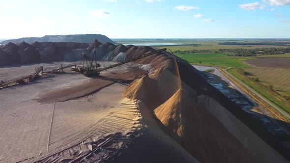 Telestacker handles the ore for potash waste heaps.