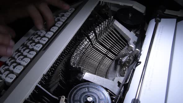 Typing in a Old Qwerty Typewriter