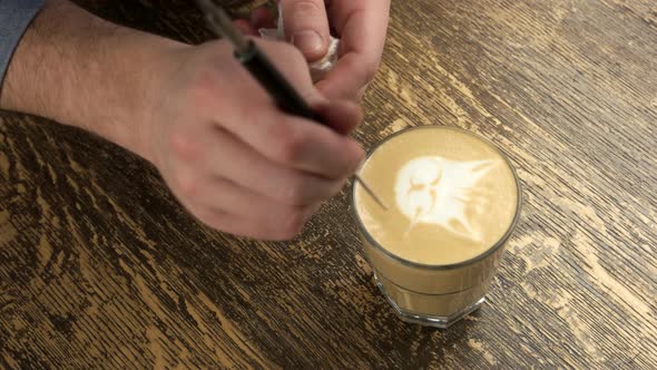 Hand Making Latte Art Cat.