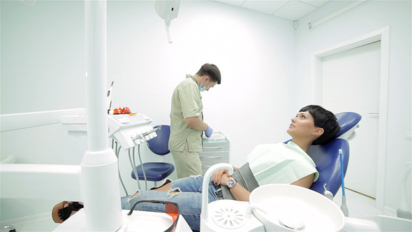 Dentist Reveals Vial Novocaine Injection