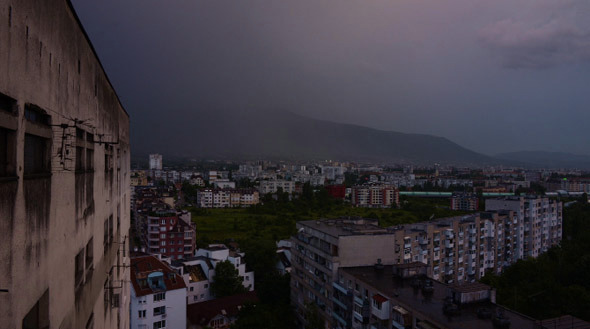 Day to Night in City alt