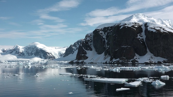 The beautiful nature of Antarctica. Mountains, glaciers and icebergs.