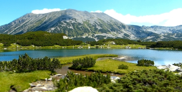 Mountain Lake ( Miniature Effect) 2 alt