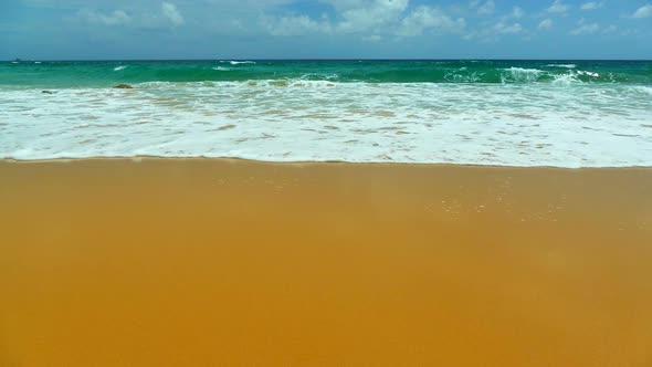 Beautiful tropical beach sea ocean with blue sky and white cloud