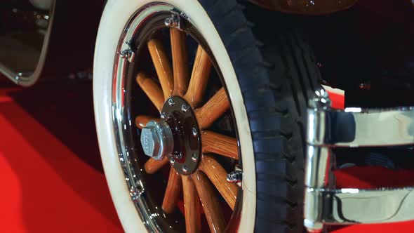 Exclusive Design of Retro Car Wheel