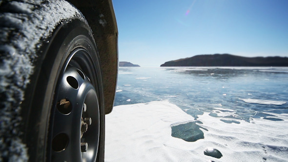 Drive the Car Across the Frozen Lake Baikal 10