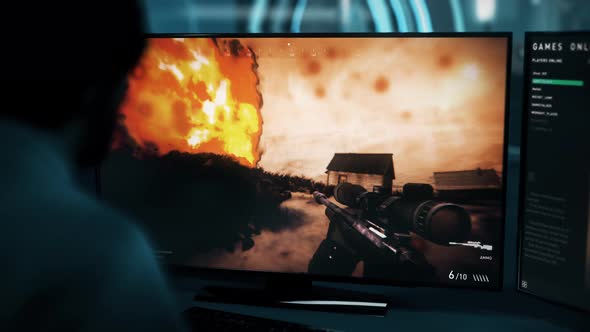 Tracking the movement of the enemy using a scope in a military simulator game alt