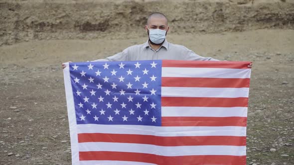 Man with mask and usa flag