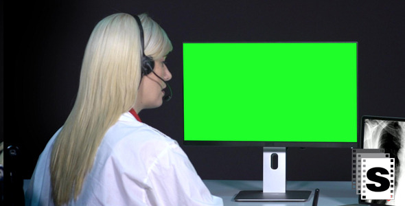 Female Doctor - Telemedicine With Green Screen