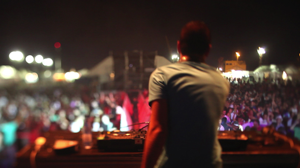 Arenal Remixed 01 alt