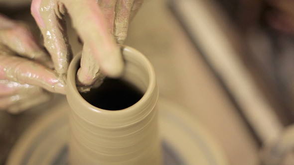 Master Manufactoring A Clay Vase