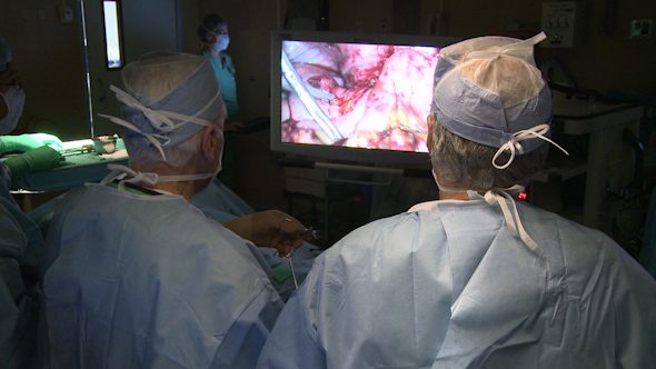 Surgeons Performing Robotic Operation (14 of 15)