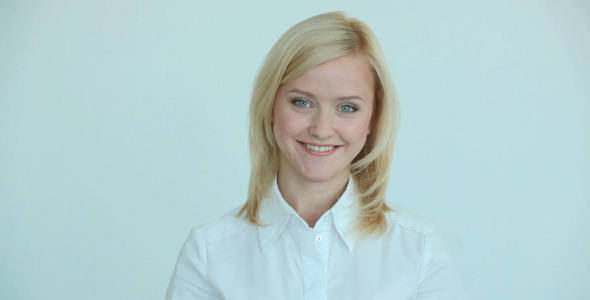 Businesswoman Looking at Camera alt