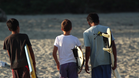 Surfers Puerto Escondido Mexico alt