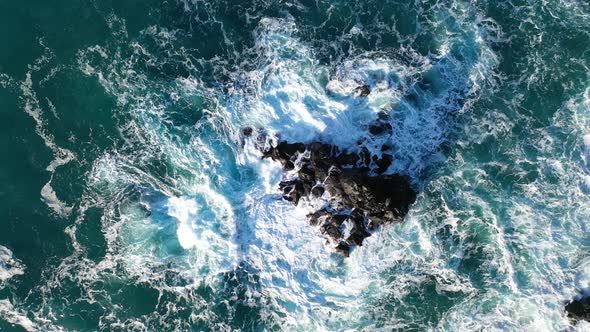 Epic Drone Footage of Iceland's Majestic Ocean Waves