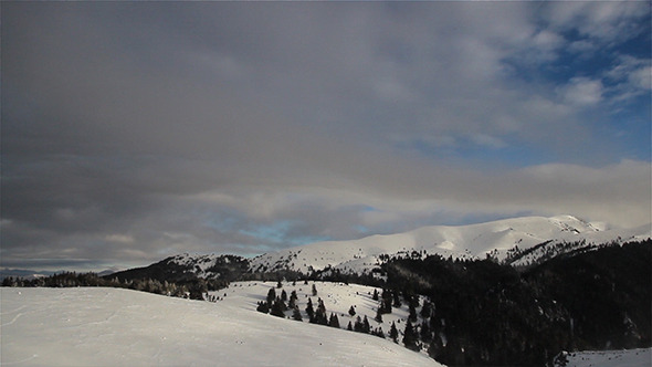 Moving Clouds in the Winter