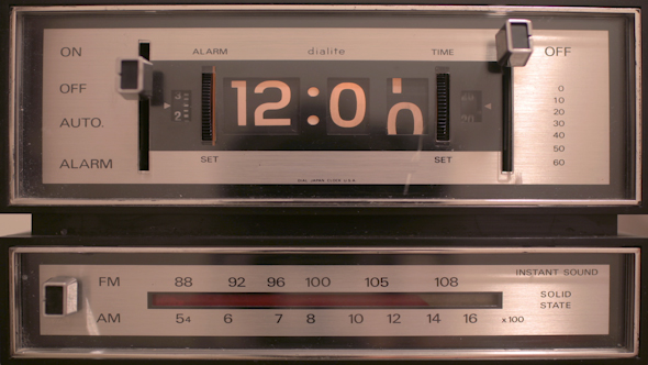 Vintage Flip Clock 1 alt