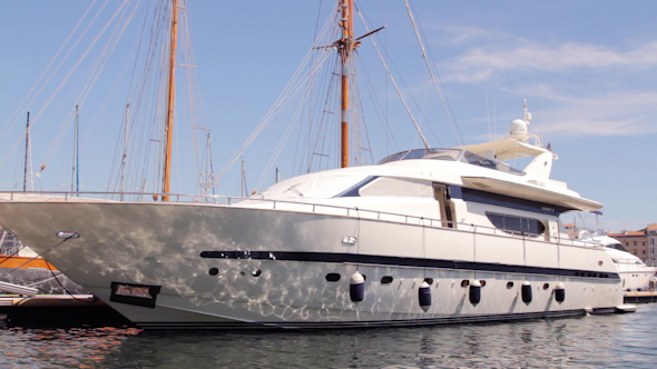 Super Boat Sailing Luxury 4 alt