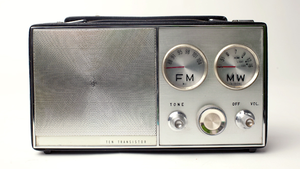 Vintage Little Radio 1 alt