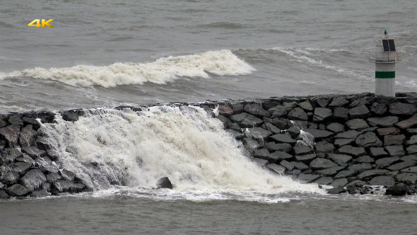 Giant Waves Exceeding Breakwater 2 alt