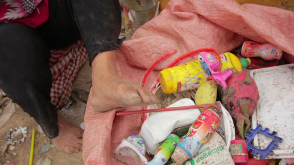 Slums At Phnom Penh City Dumping Area 40