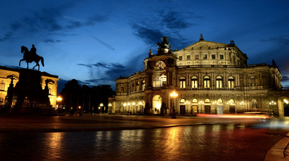 Day to Night in City Dresden