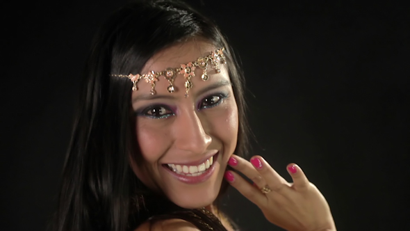 Traditional Oriental Belly Dancer 14 alt