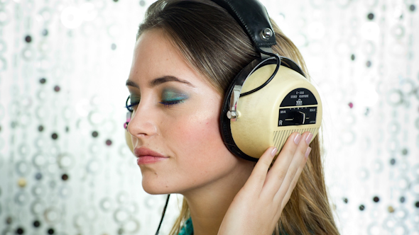 Headphone Disco Woman Dancer 3