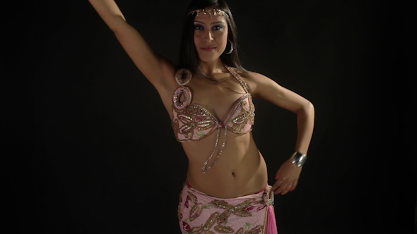 Traditional Oriental Belly Dancer 3 alt