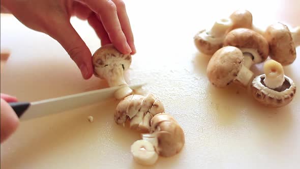 Mushrooms Cutting