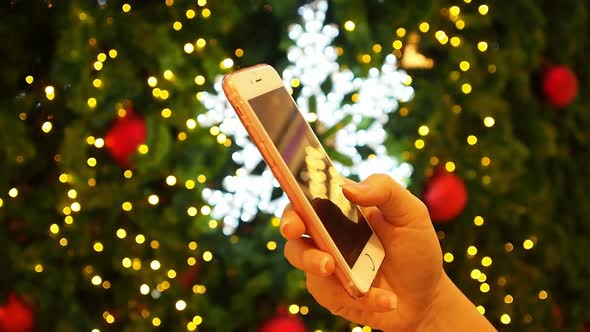 Using Smartphone In X'mas Time