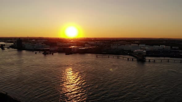 An evening drone flight between Staten Island NY and New Jersey.