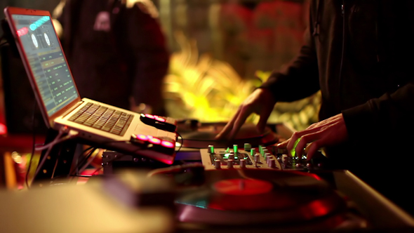 Cool Dj Behind The Turntables 23 alt