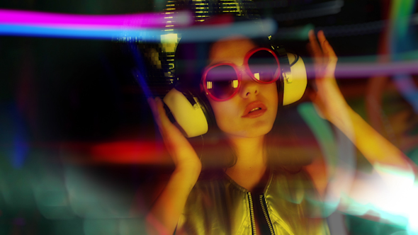 Beautiful Girl Dancing Vintage Headhones 1 alt