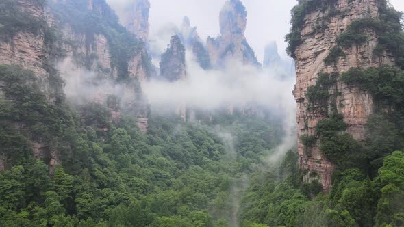 Zhangjiajie Cloudy Mountains