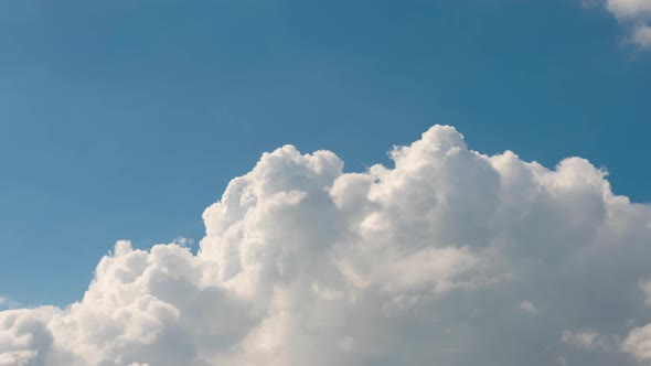 Amazing Time-lapse video The huge clouds were moving as fast as life. Cloud texture background anima