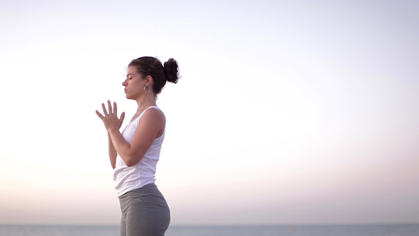 Yoga Girl Beach Sunrise Helathy Lifestyle 5 alt