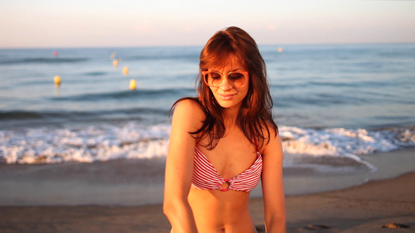 Beautiful Woman Beach Sea Fun 55 alt